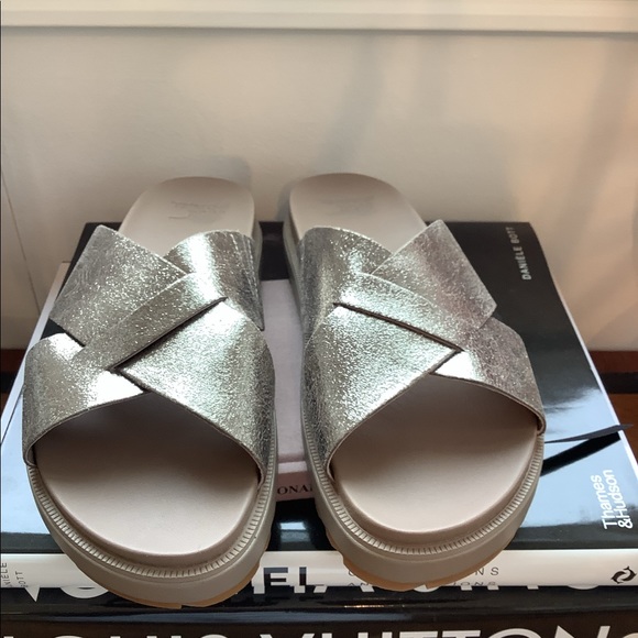 Sorel Roaming Criss Cross Slide - Picture 1 of 2